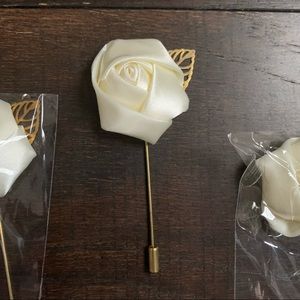 Gold Leaf Satin Rose Men Lapel Button